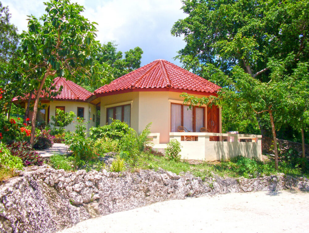 Hotel Indonesie Sulawesi Rondreis Vakantie Bira Bara Beach bungalows