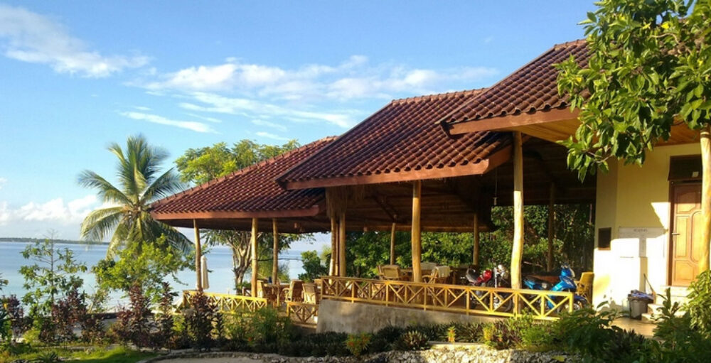 Hotel Indonesie Sulawesi Rondreis Vakantie Bira Bara Beach bungalows
