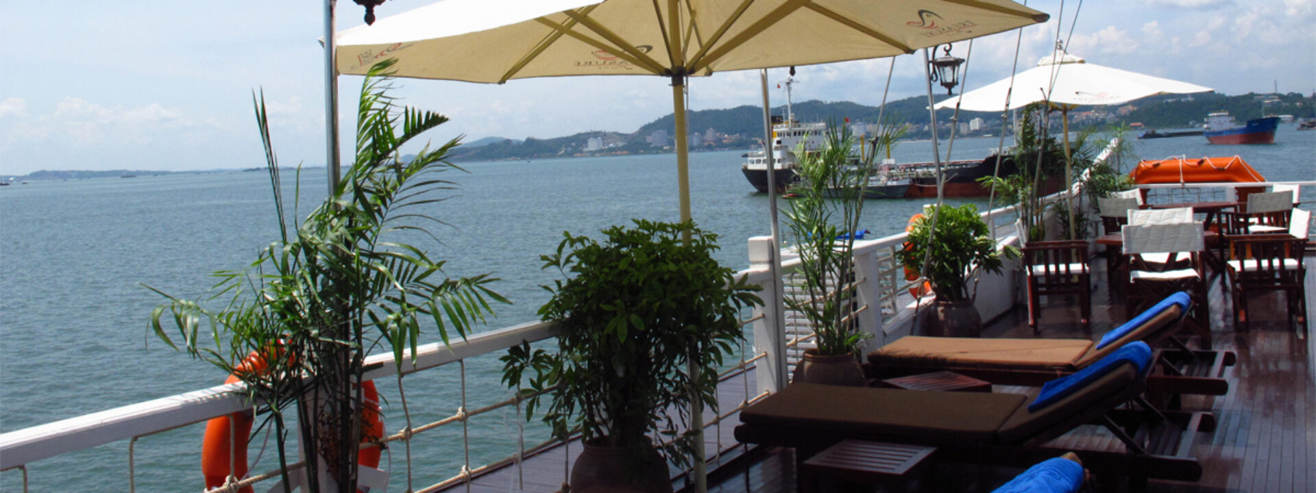 Hotel Cruise Vietnam Halong Bay Boottocht Rondreis Vakantie Treasure Junk