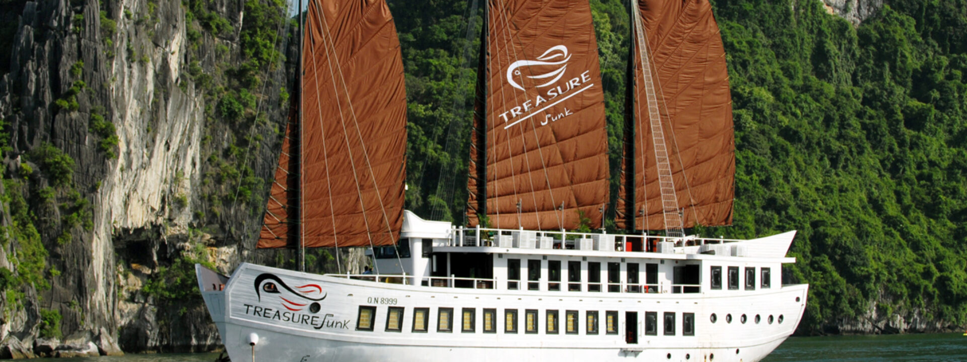 Hotel Cruise Vietnam Halong Bay Boottocht Rondreis Vakantie Treasure Junk Halong Bay maar dan anders