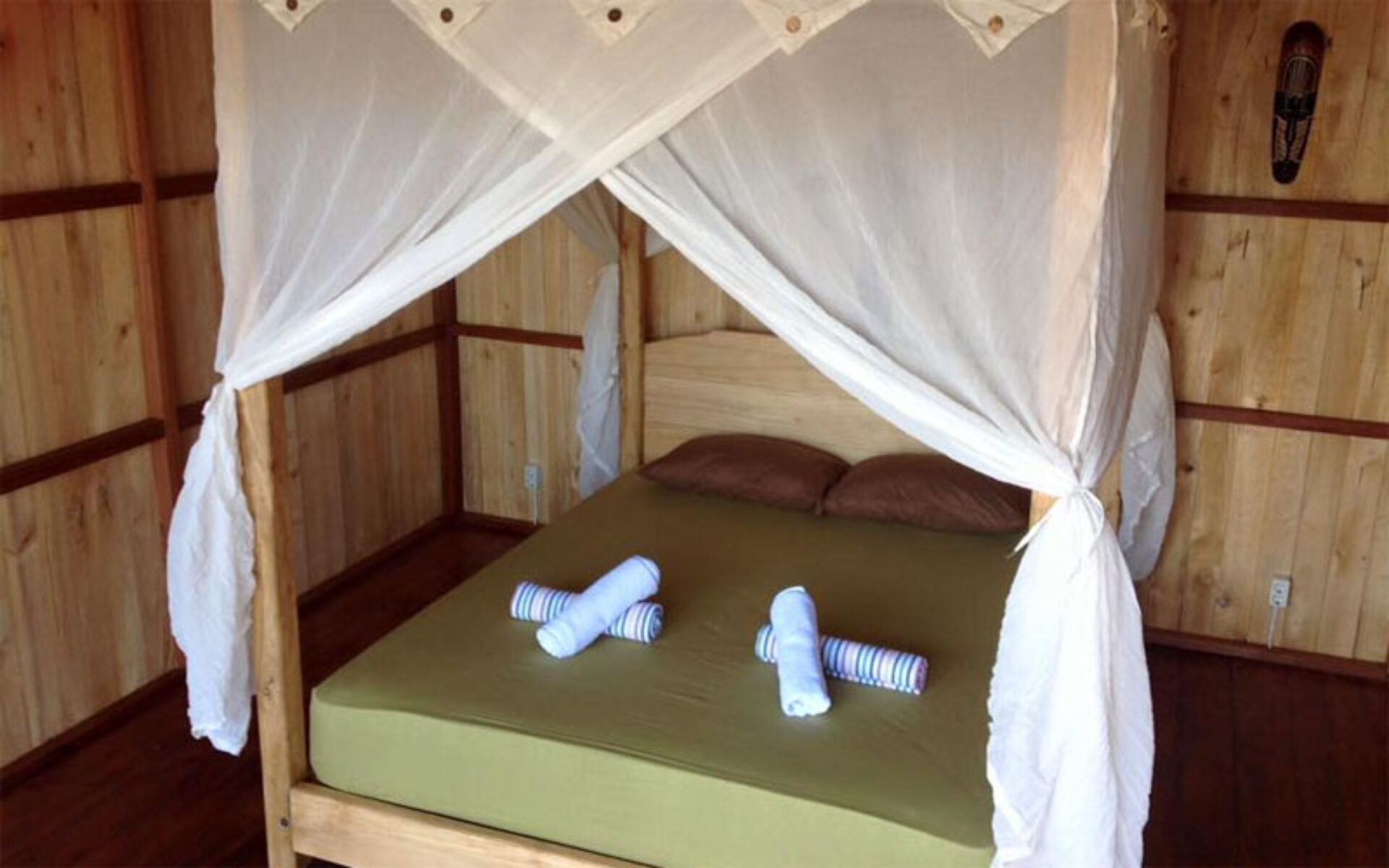 Hotel Bara Coco Bungalows Original Asia Bira Rondreis Sulawesi Vakantie Indonesie bungalow