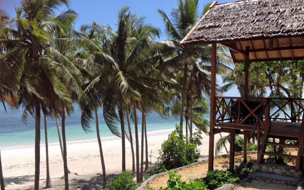 Hotel Bara Coco Bungalows Original Asia Bira Rondreis Sulawesi Vakantie Indonesie bungalow