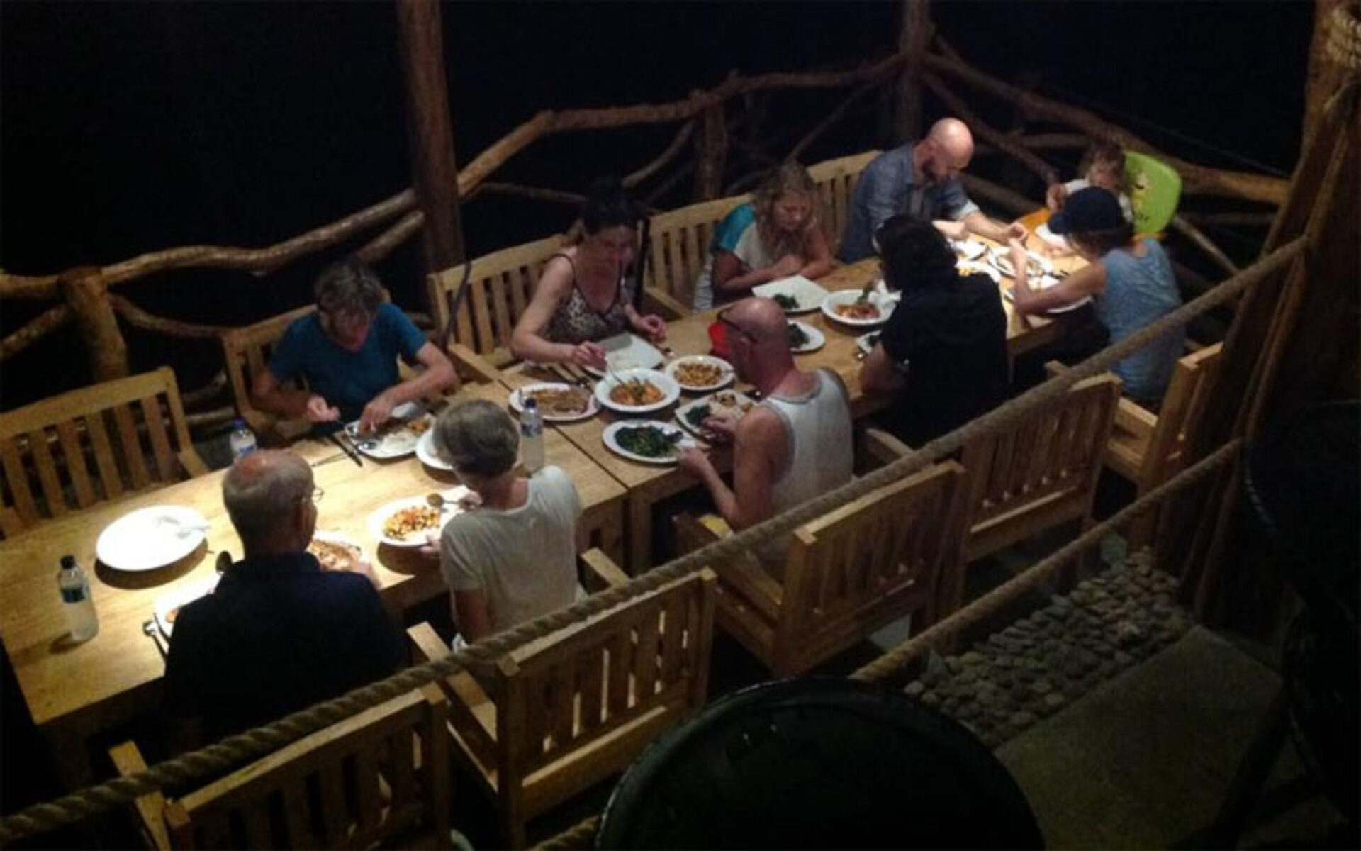 Hotel Bara Coco Bungalows Original Asia Bira Rondreis Sulawesi Vakantie Indonesie bungalow