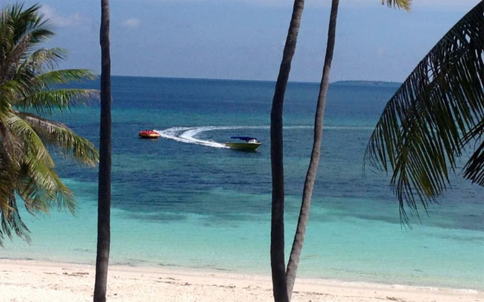 Hotel Bara Coco Bungalows Original Asia Bira Rondreis Sulawesi Vakantie Indonesie bungalow