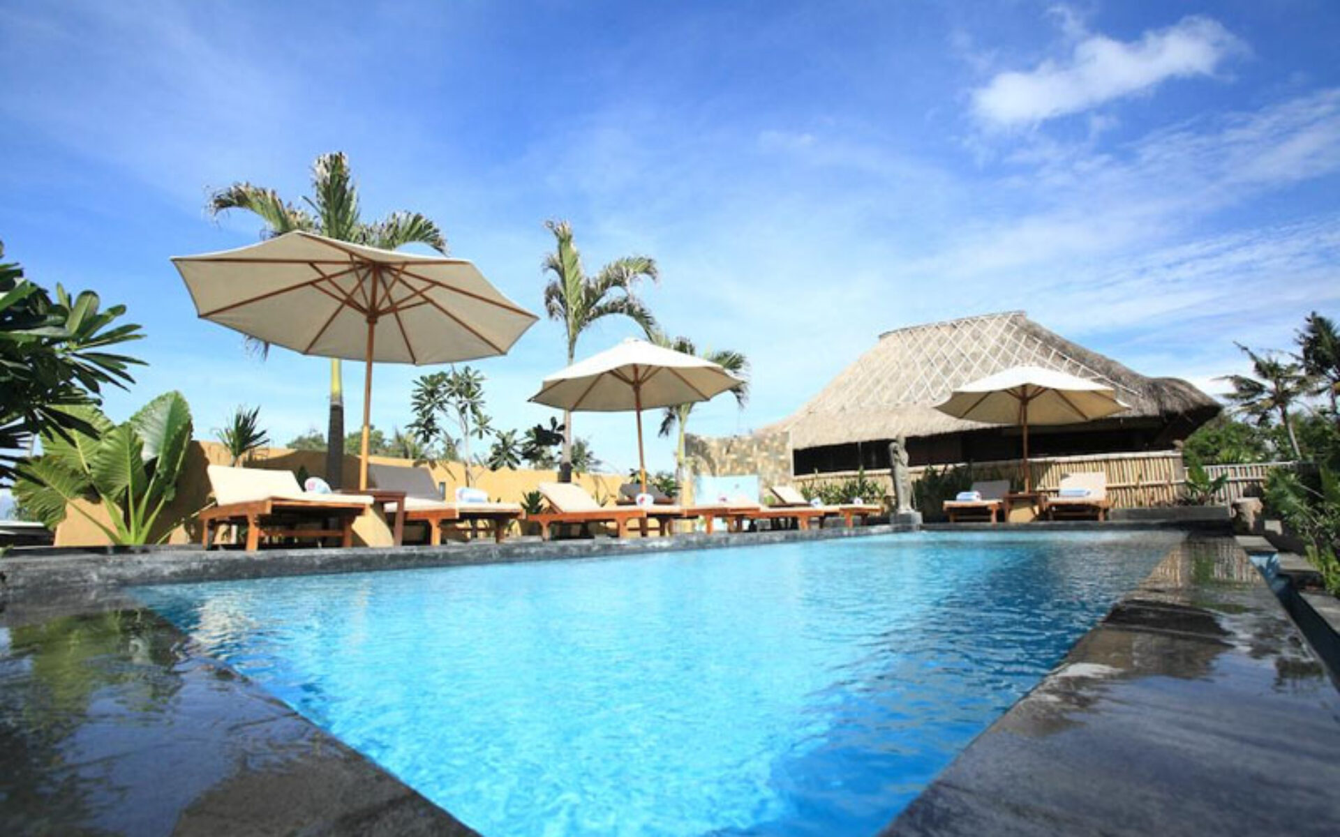 Sunset Coin Lembongan Cottages Hotel Nusa Lembongan Rondreis Bali Vakantie Original Asia zwembad