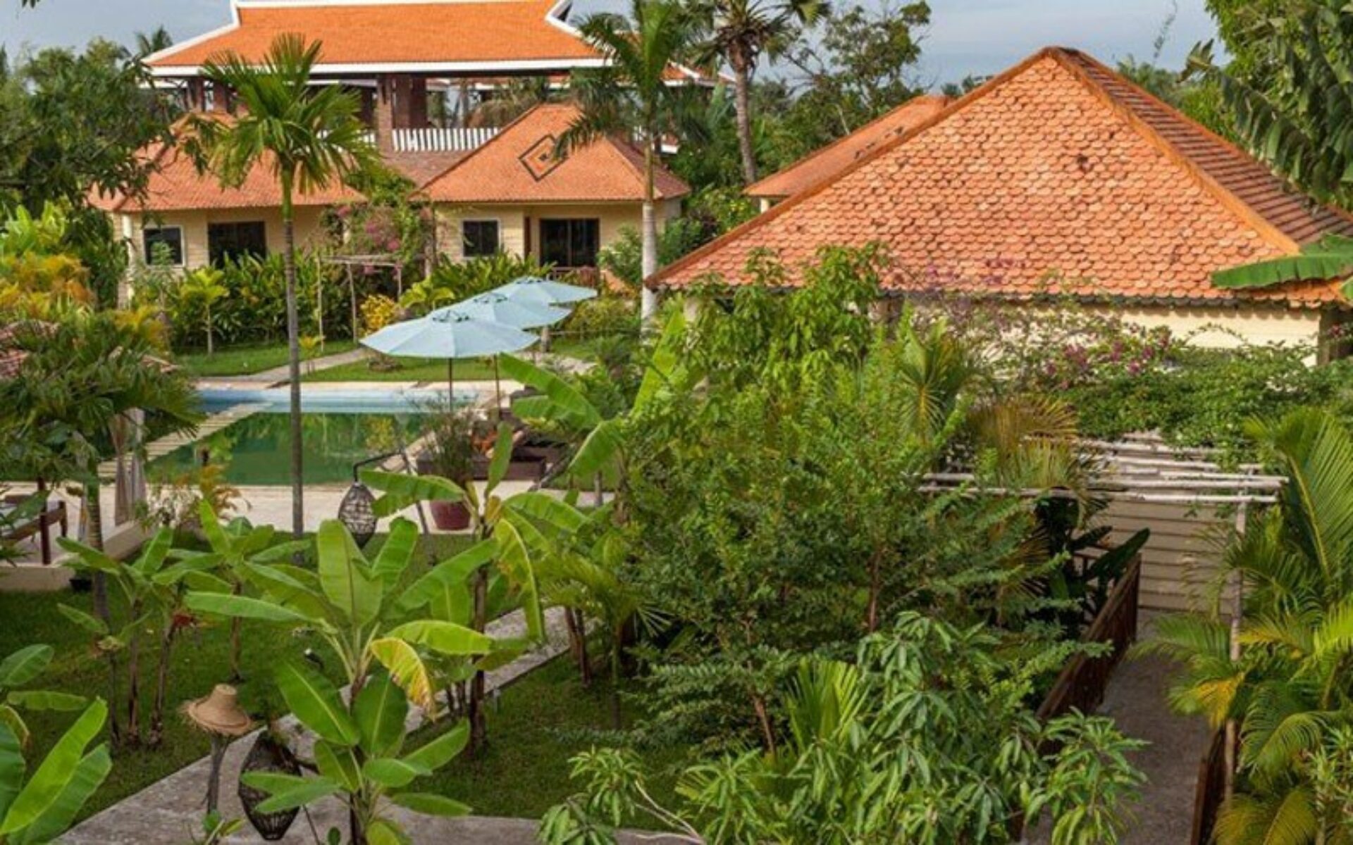 Au Cabaret Vert Hotel Battambang Resort Rondreis Cambodja Vakantie Original Asia