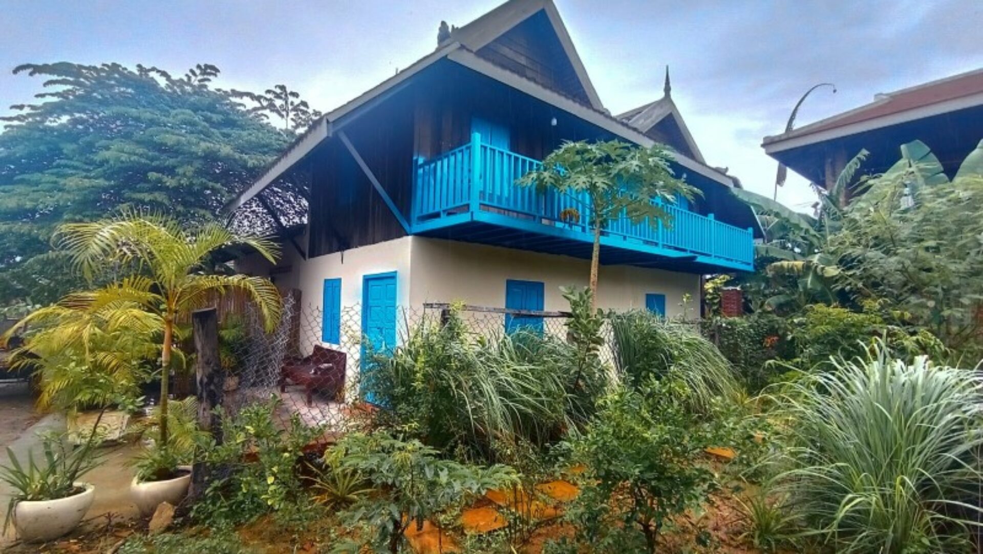 Au Cabaret Vert Hotel Battambang Resort Rondreis Cambodja Vakantie Original Asia