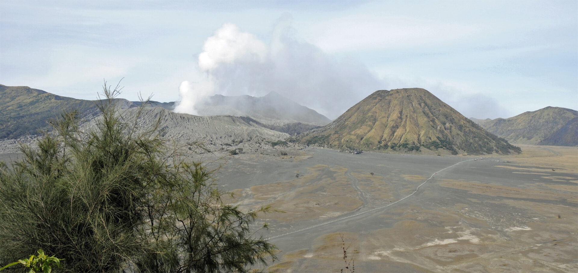 Home 1900x900 Indonesie Java Oost Bromo vlakte natuur tour maanlandschap