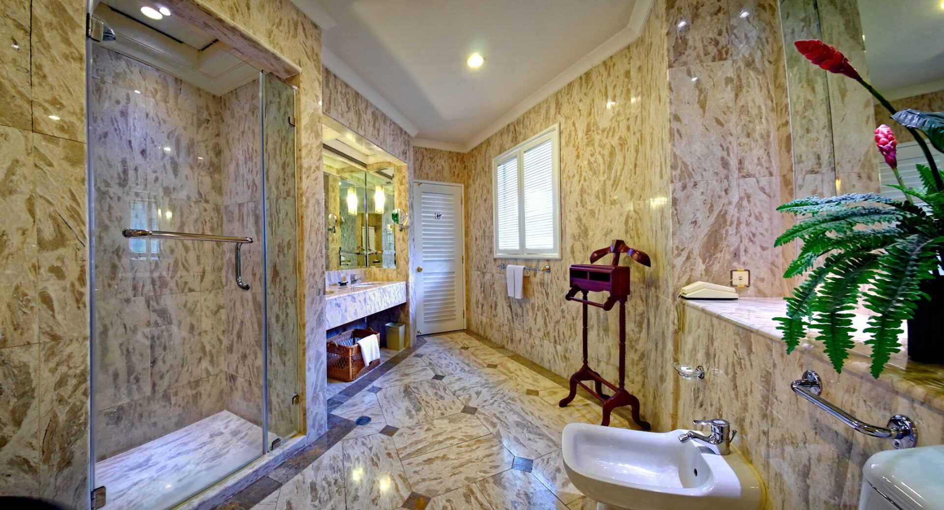 Jesselton Hotel Kota Kinabalu Rondreis Malaysia Vakantie Original Asia