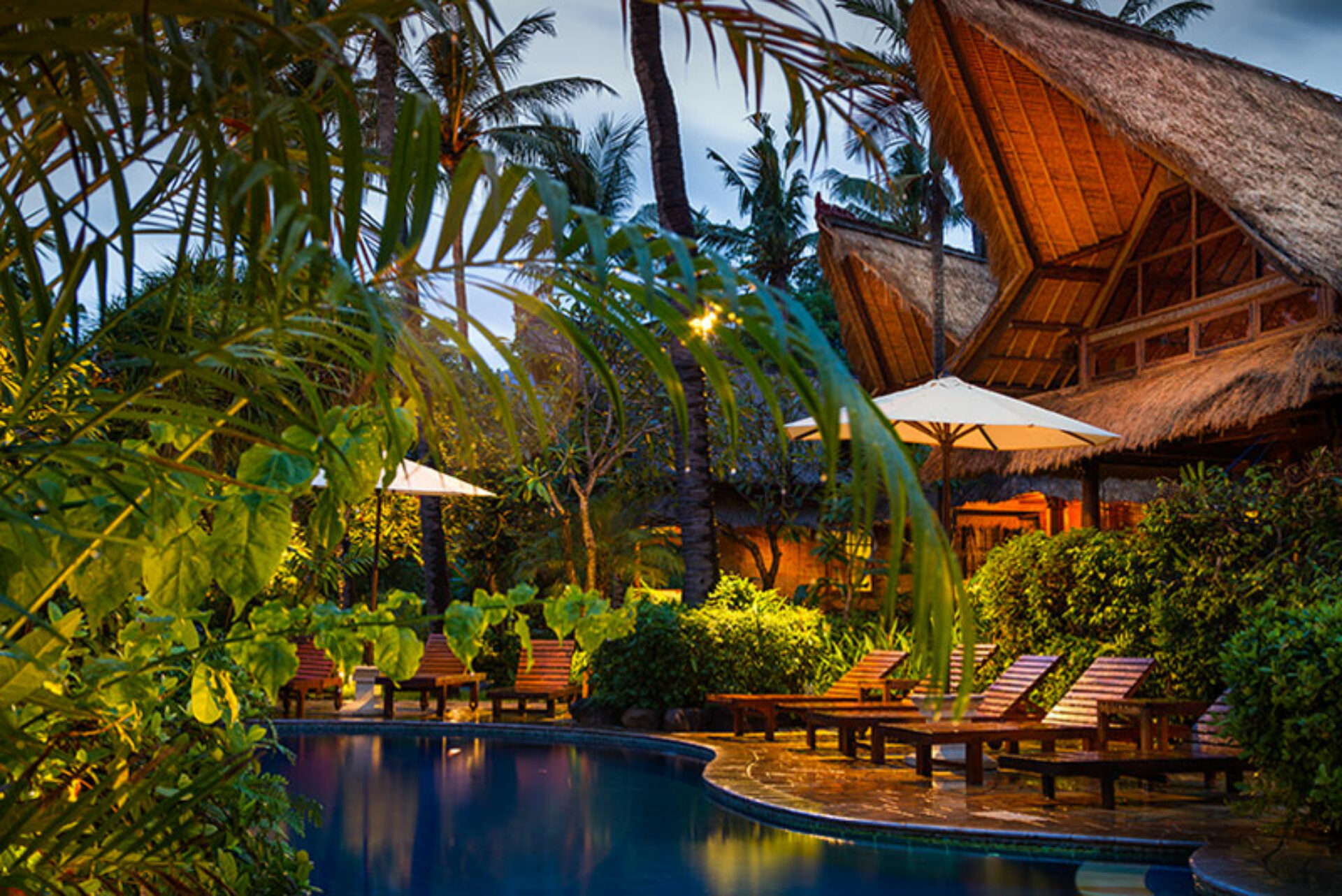 Santai Bali Hotel Original Asia Amed Vakantie Bali Rondreis zwembadavond