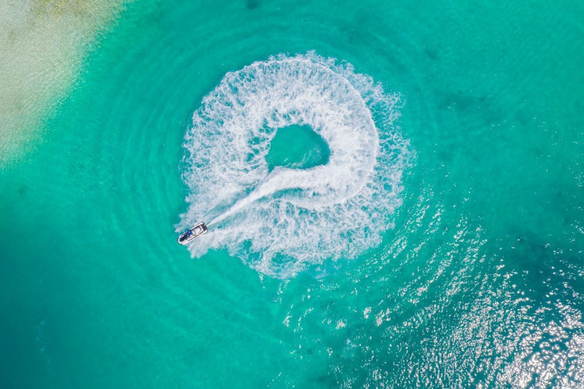 Equator Village Malediven original asia rondreis sri lanka malediven vakantie boot