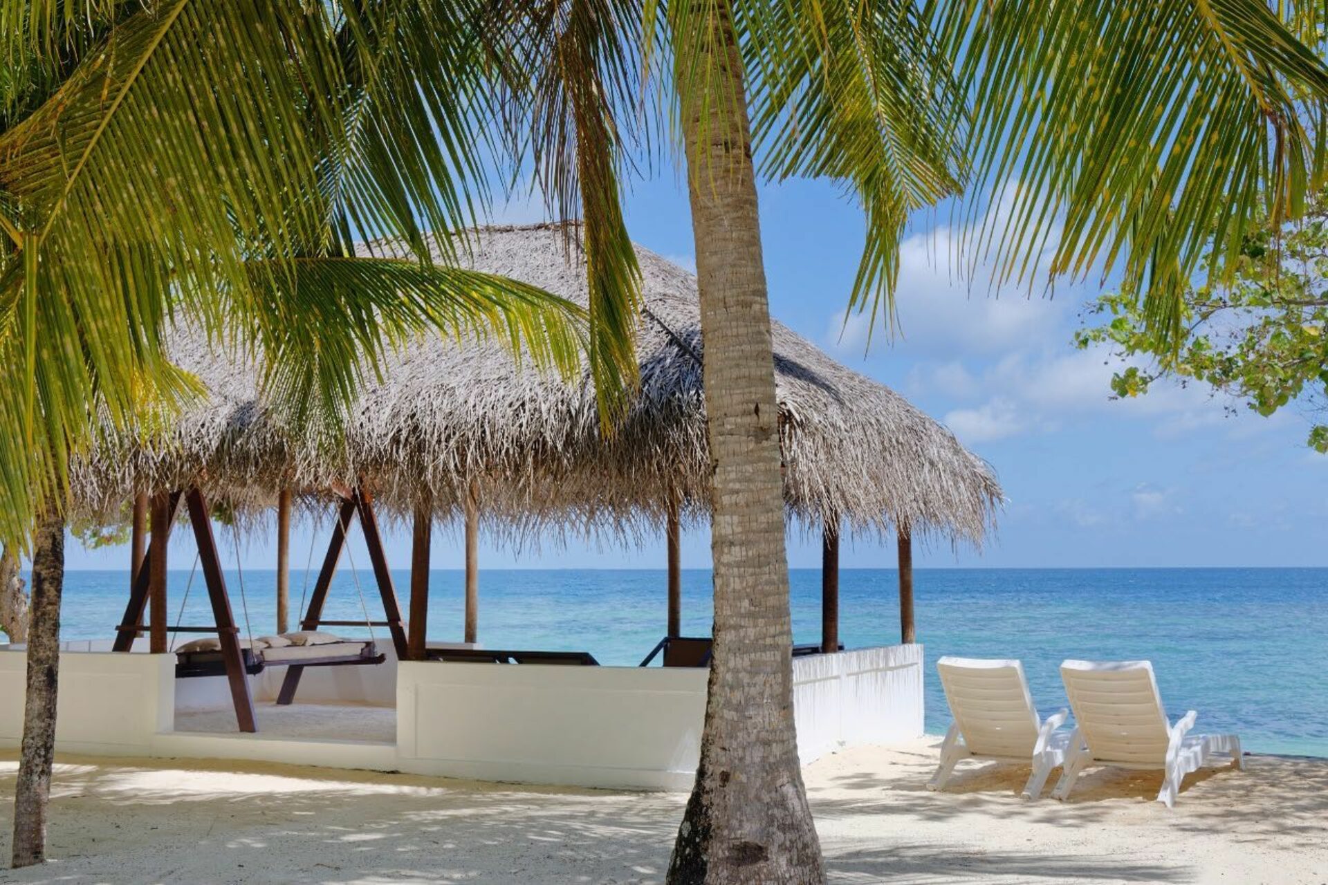 Equator Village Malediven original asia rondreis sri lanka malediven vakantie schommel