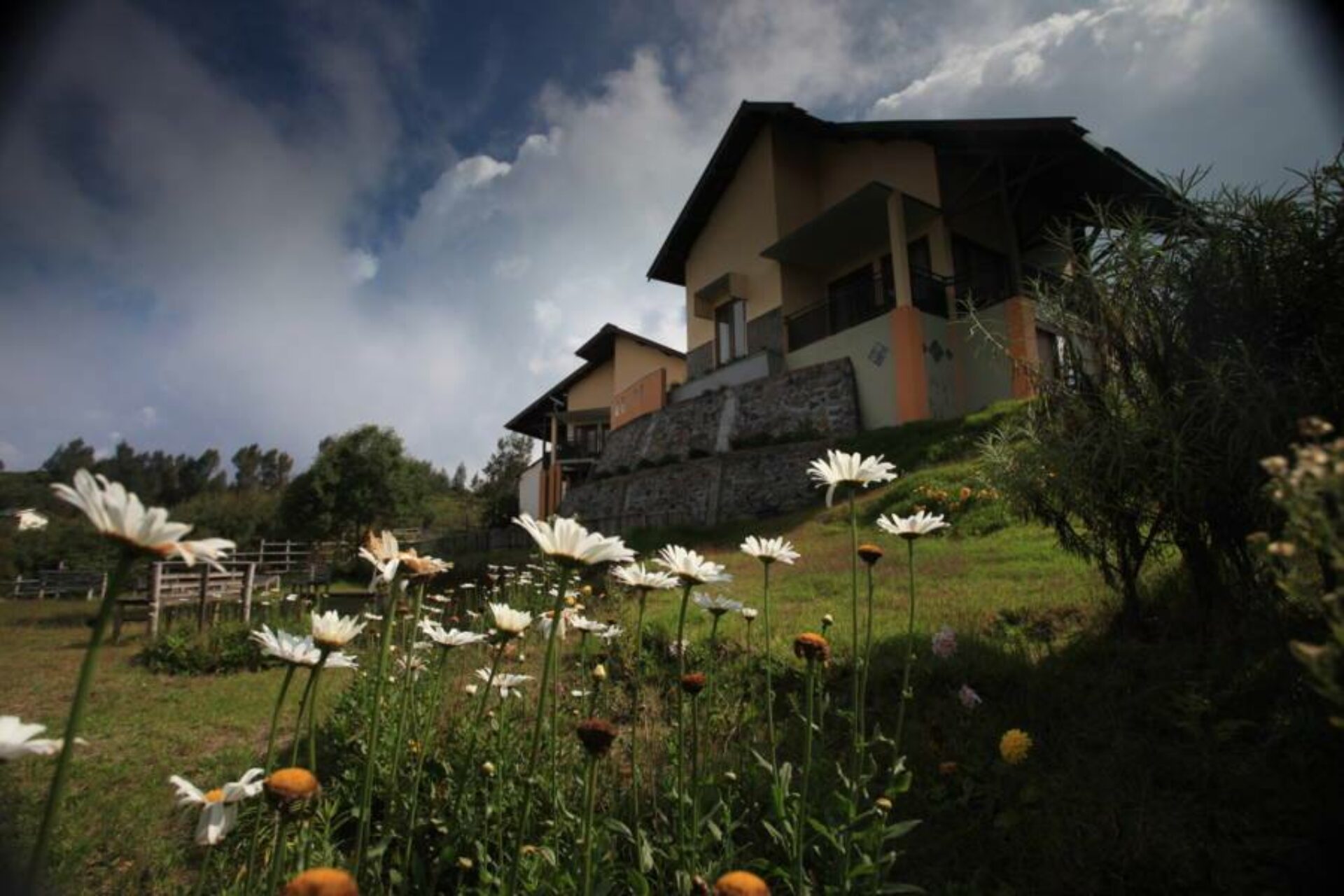 Lava View Lodge Hotel Bromo Rondreis Indonesia Vakantie Original Asia