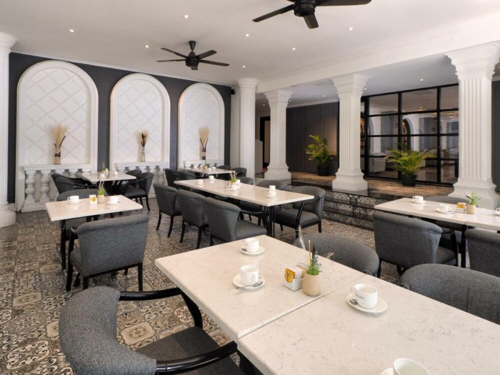 Le Polonia Hotel Medan Rondreis Indonesia Vakantie Original Asia