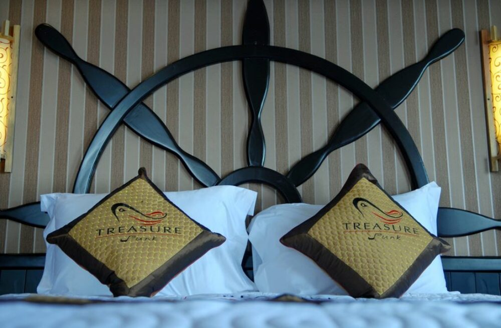 Treasure Junk Cruise Halong Bay Rondreis Vietnam Vakantie Original Asia