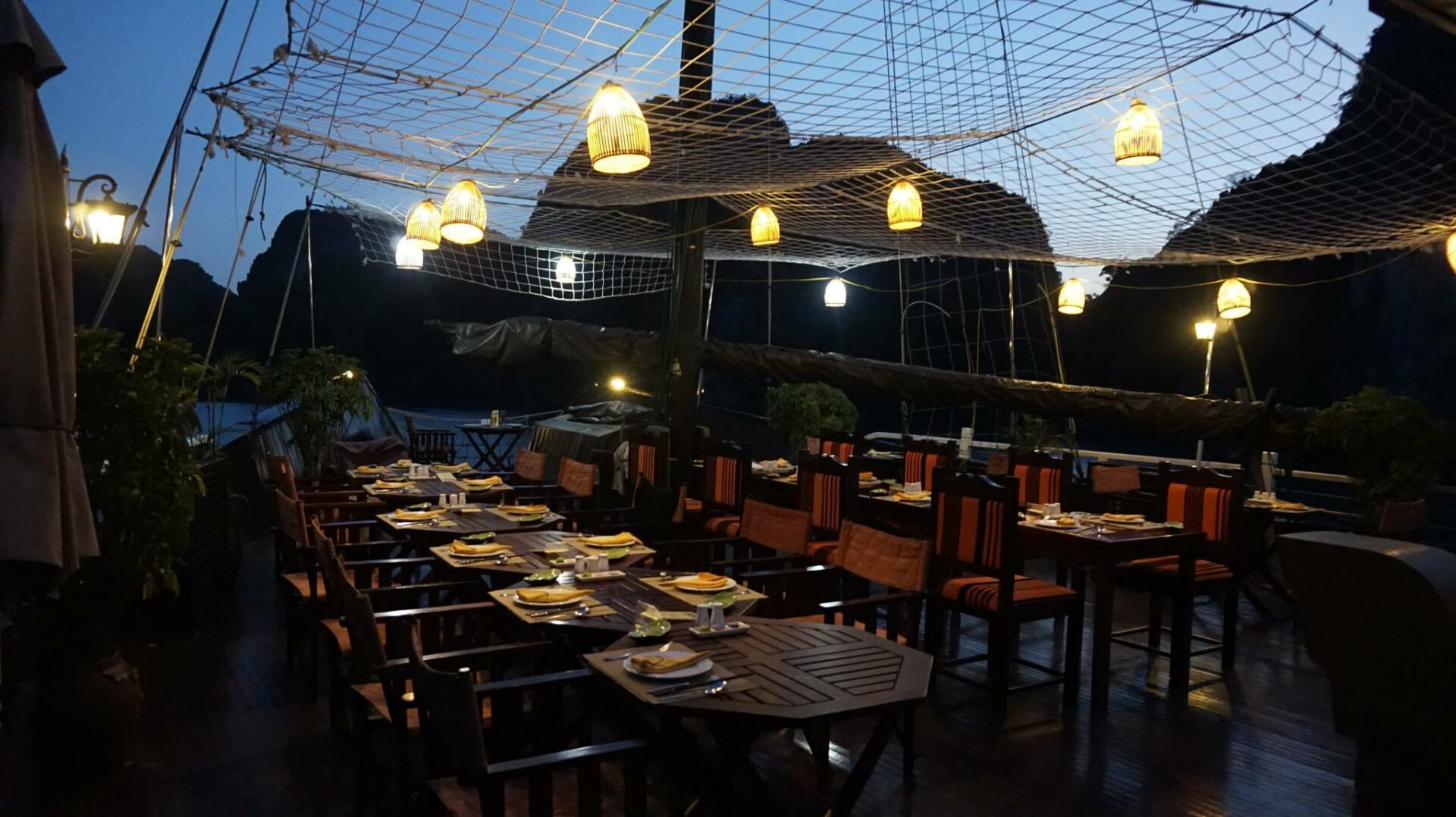 Treasure Junk Cruise Halong Bay Rondreis Vietnam Vakantie Original Asia