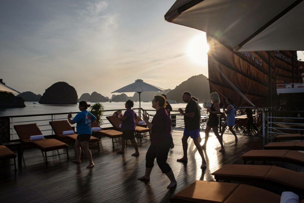 V Spirit Cruise Halong Bay Rondreis Vietnam Vakantie Original Asia