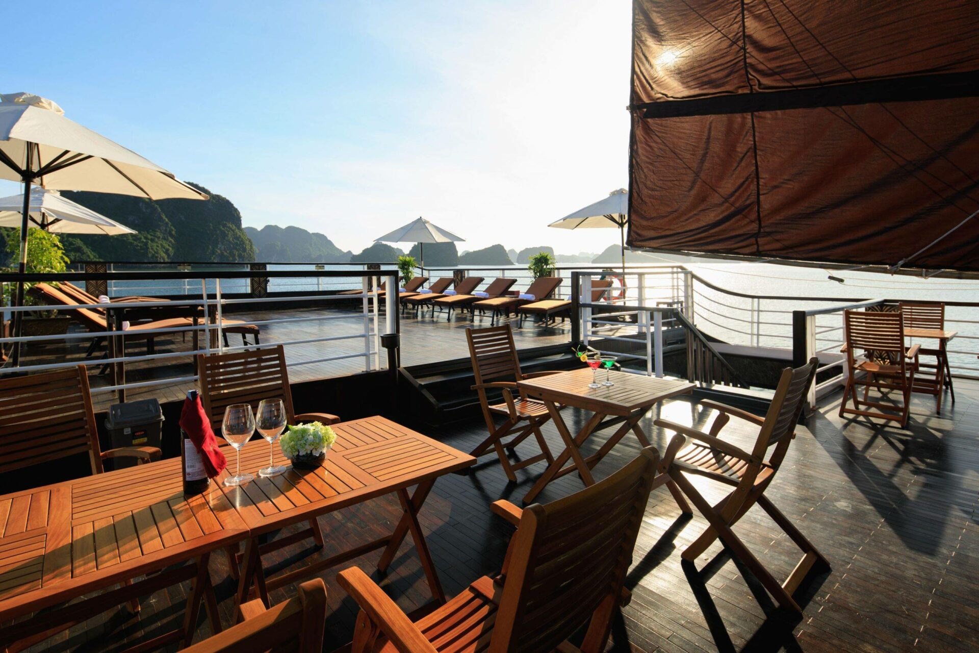 V Spirit Cruise Halong Bay Rondreis Vietnam Vakantie Original Asia