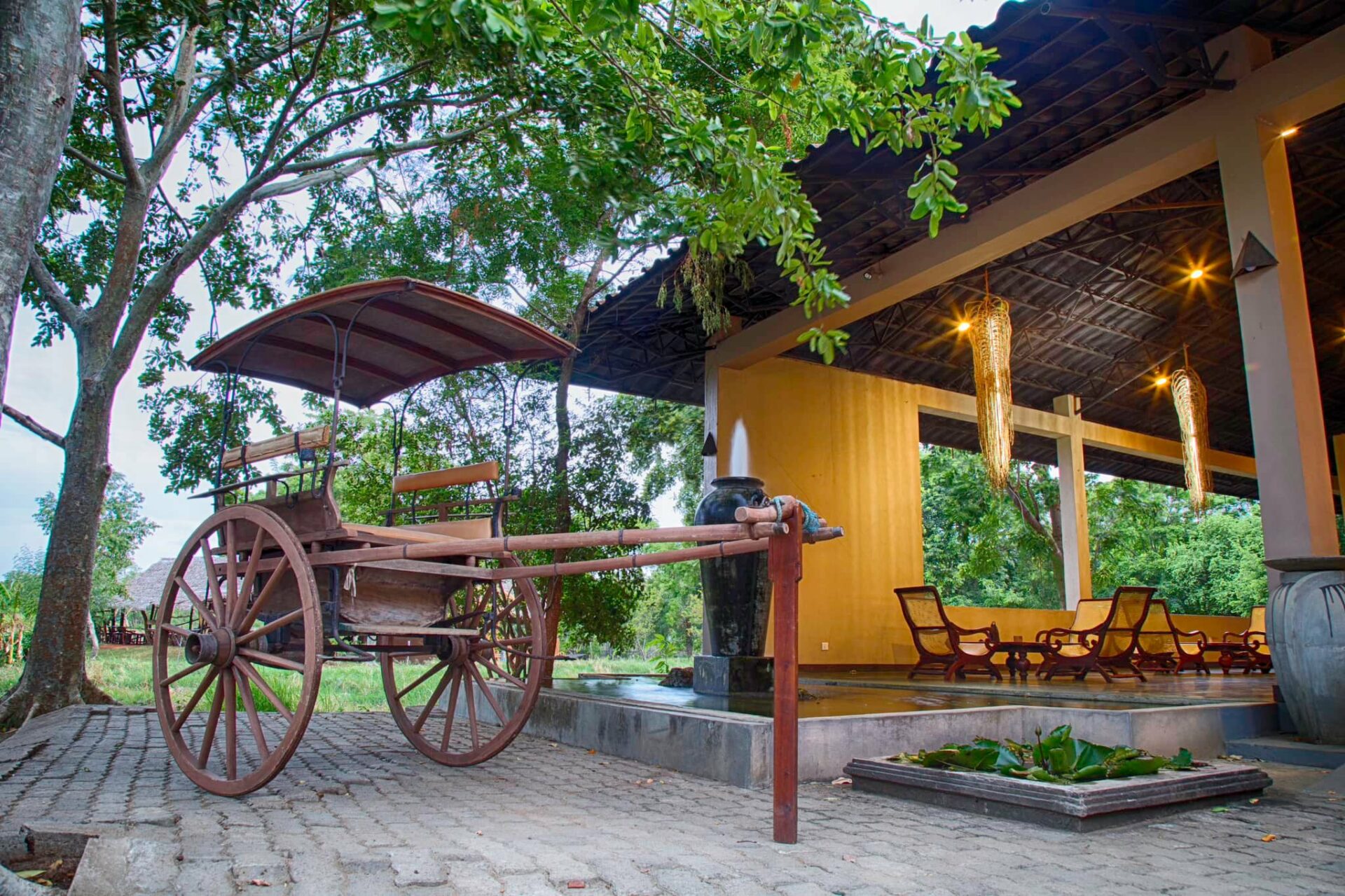 Hotel Kassapa Lions Rock Sri Lanka original asia rondreis sri lanka malediven buiten