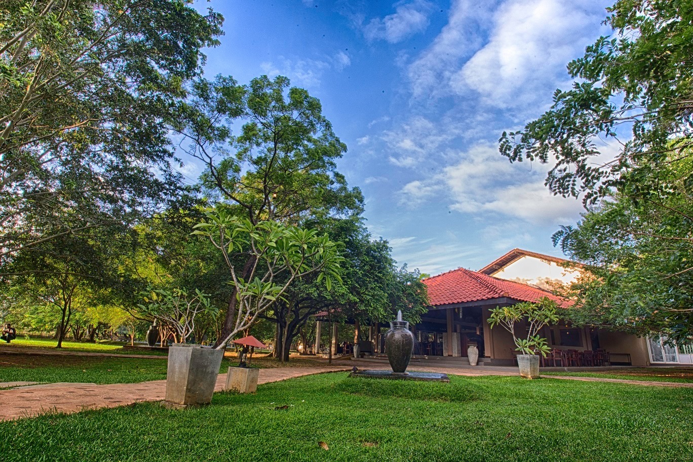 Hotel Kassapa Lions Rock Sri Lanka original asia rondreis sri lanka malediven buiten1