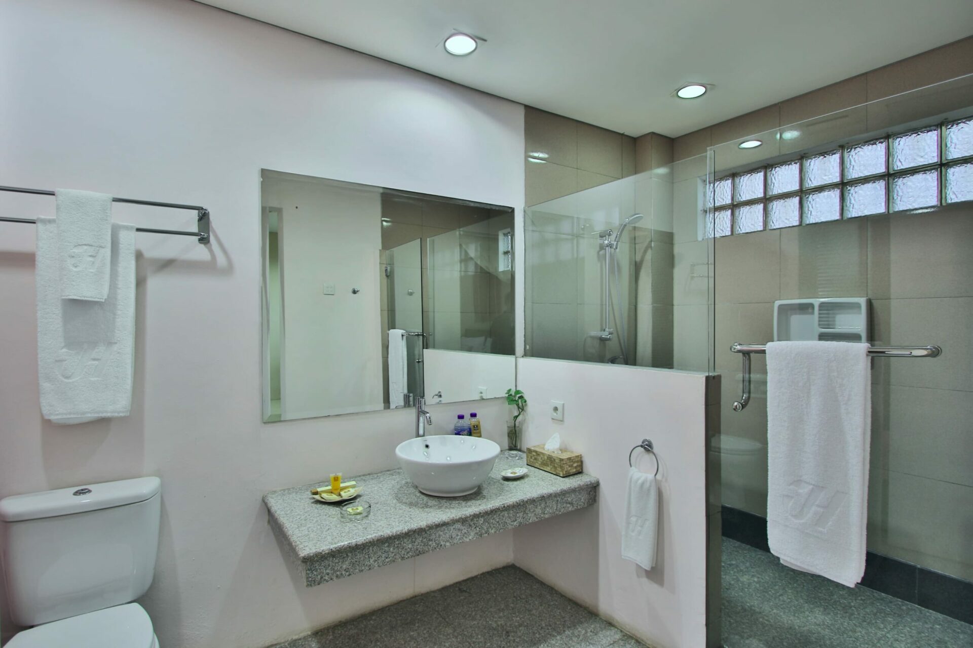 Jayakarta Suites Komodo Flores Rondreis Indonesia Vakantie Original Asia