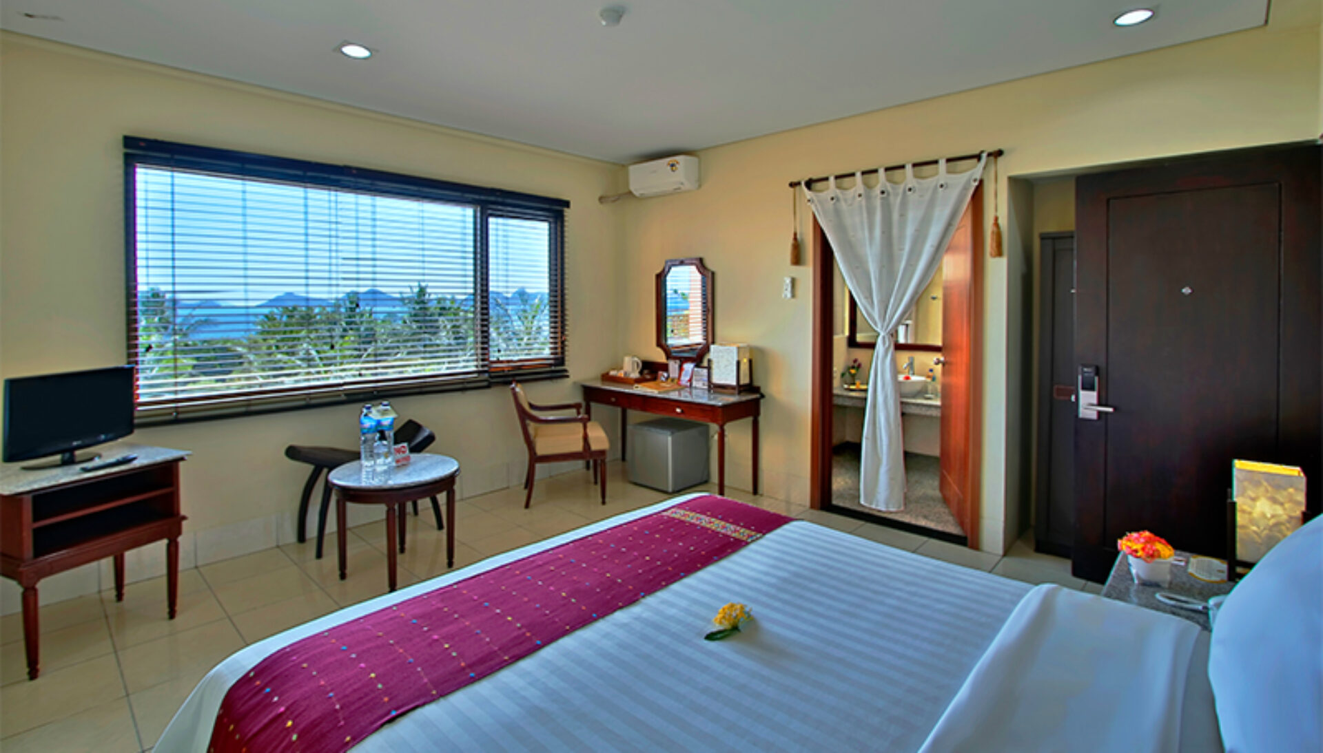 Jayakarta Suites Komodo Flores Rondreis Indonesia Vakantie Original Asia