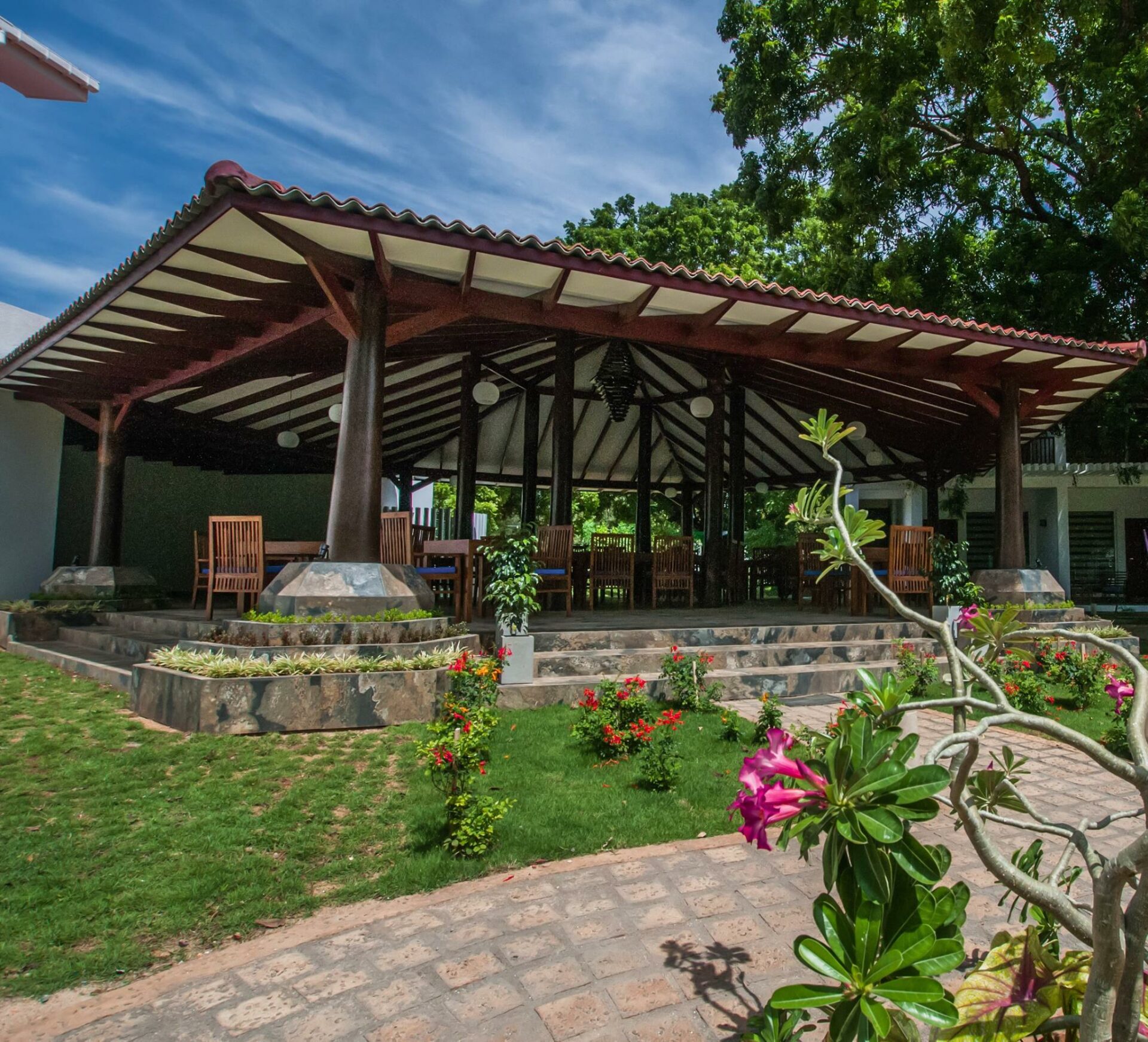 Anantamaa Hotel Sri Lanka trincomalee original asia rondreis sri lanka malediven restaurantje