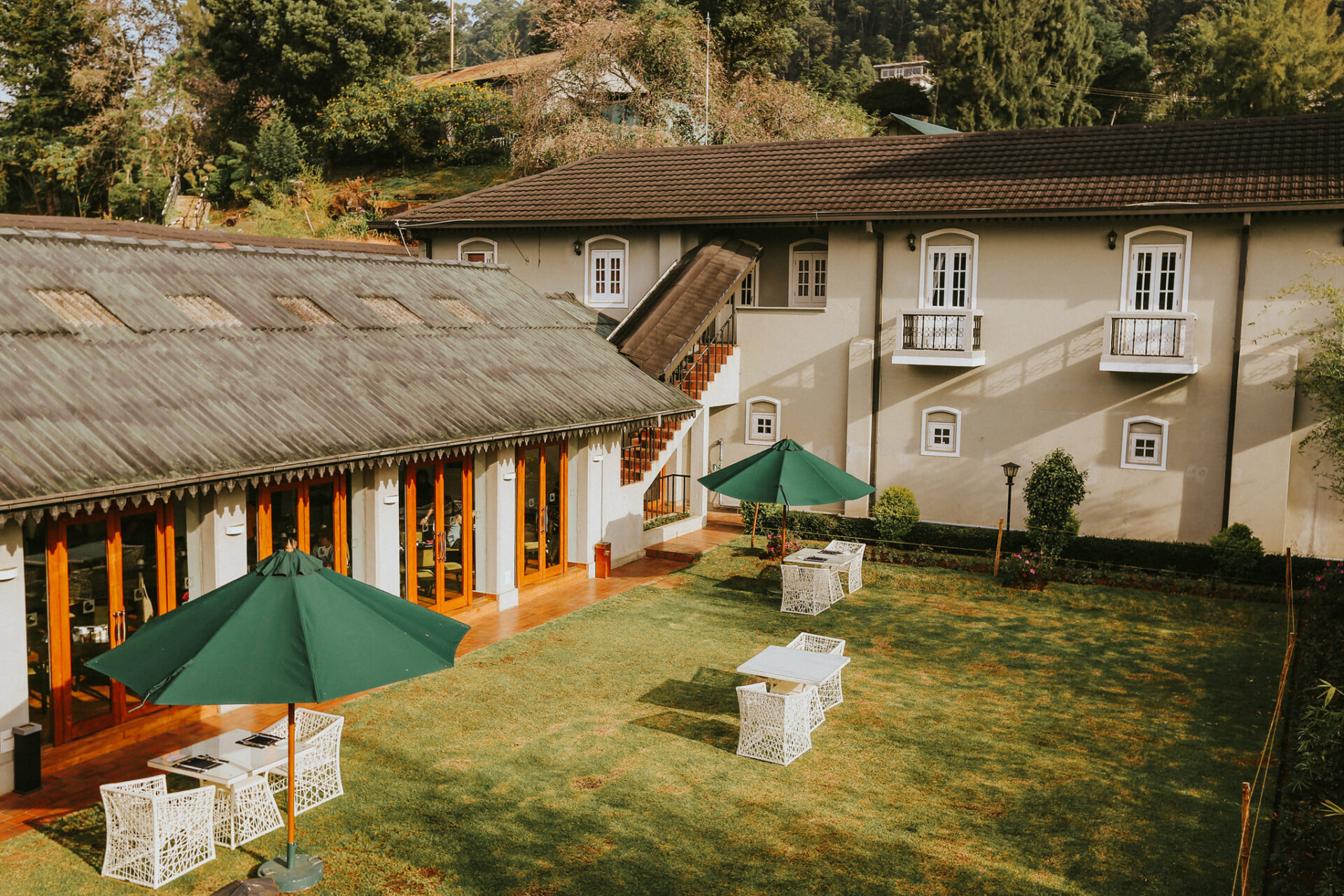 Jetwing St Andrews Hotel Sri Lanka Nuwara Eliya original asia rondreis sri lanka malediven binnenplaats