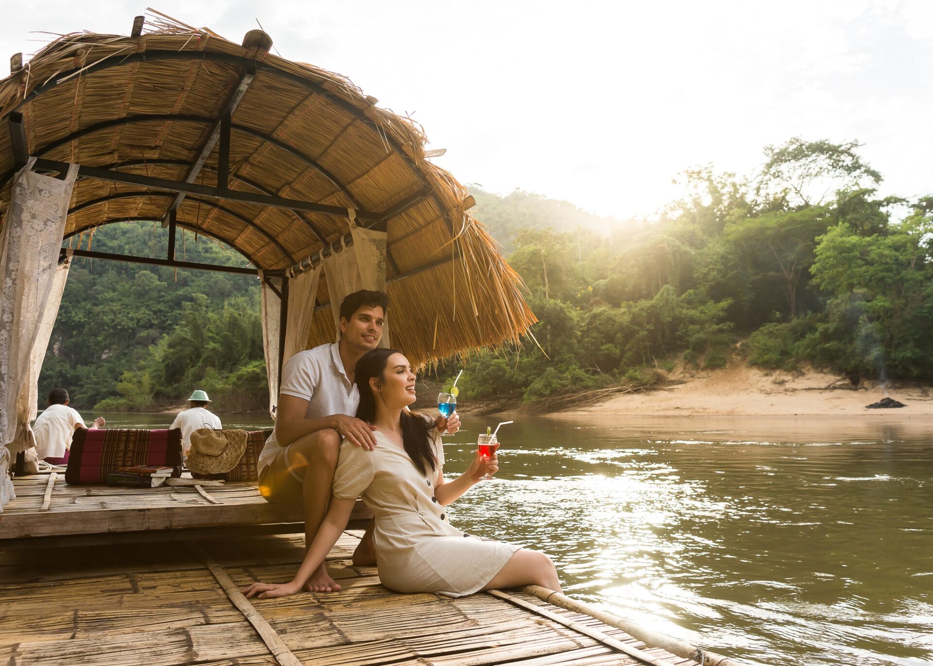 River Kwai Jungle Rafts Hotel Kanchanburi Drijvende bungalows Rondreis Thailand Vakantie Original Asia
