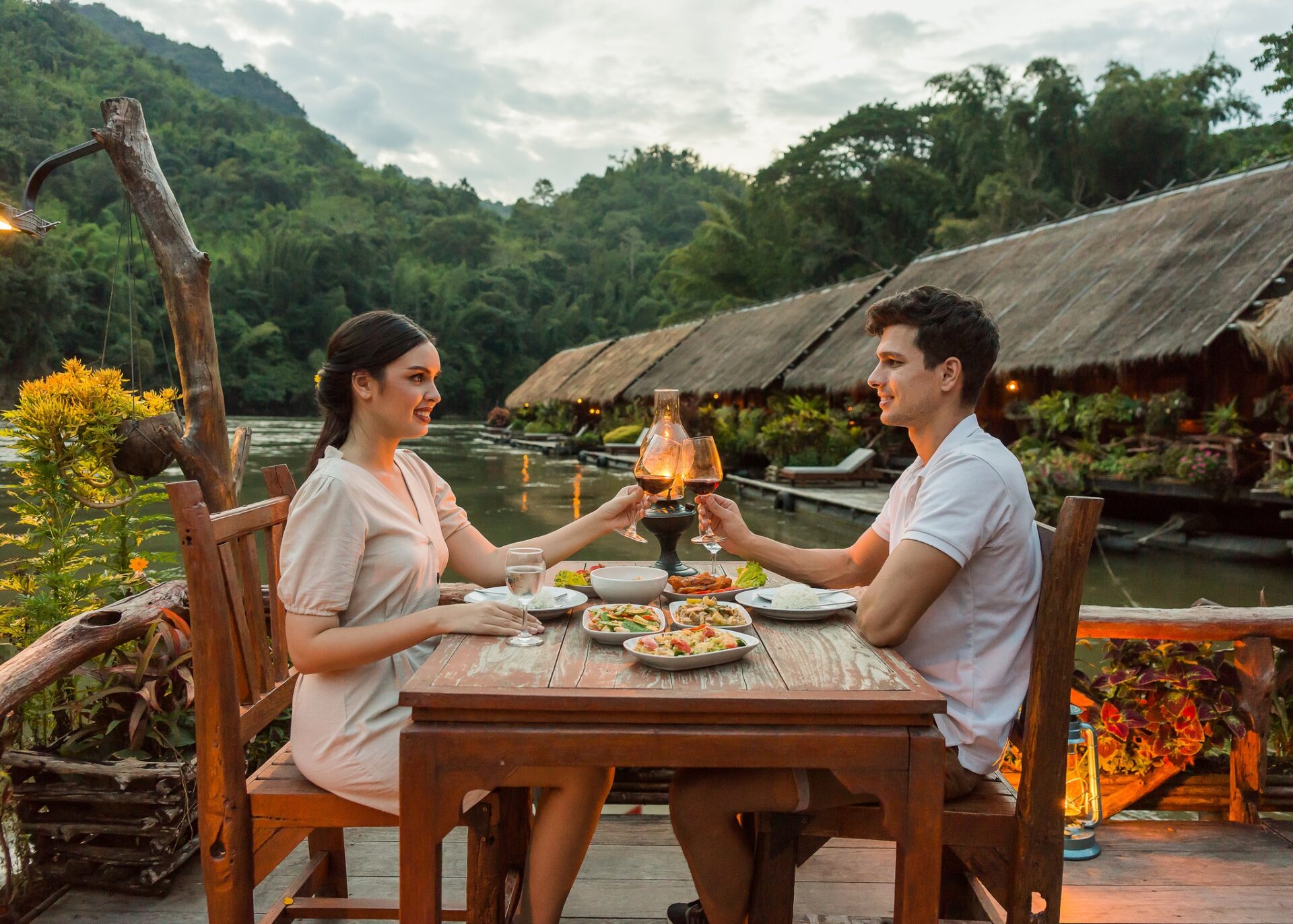 River Kwai Jungle Rafts Hotel Kanchanburi Drijvende bungalows Rondreis Thailand Vakantie Original Asia