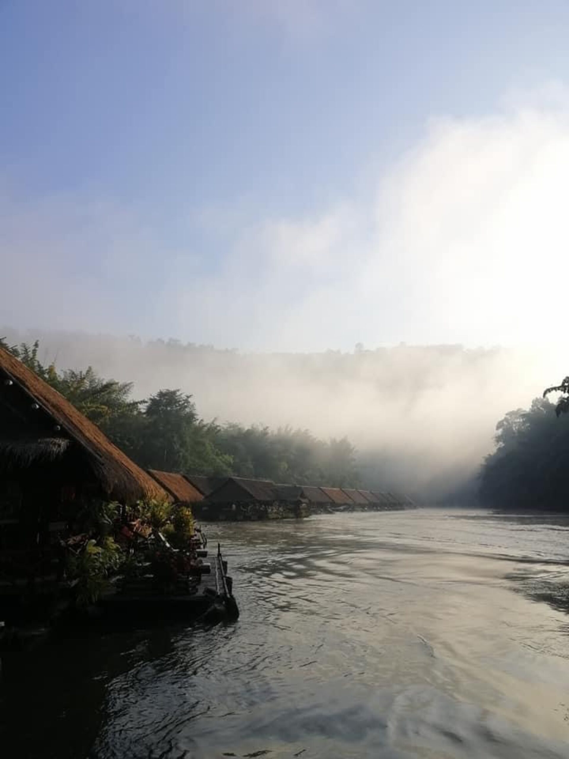River Kwai Jungle Rafts Hotel Kanchanburi Drijvende bungalows Rondreis Thailand Vakantie Original Asia