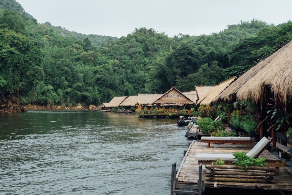 River Kwai Jungle Rafts Hotel Kanchanburi Drijvende bungalows Rondreis Thailand Vakantie Original Asia