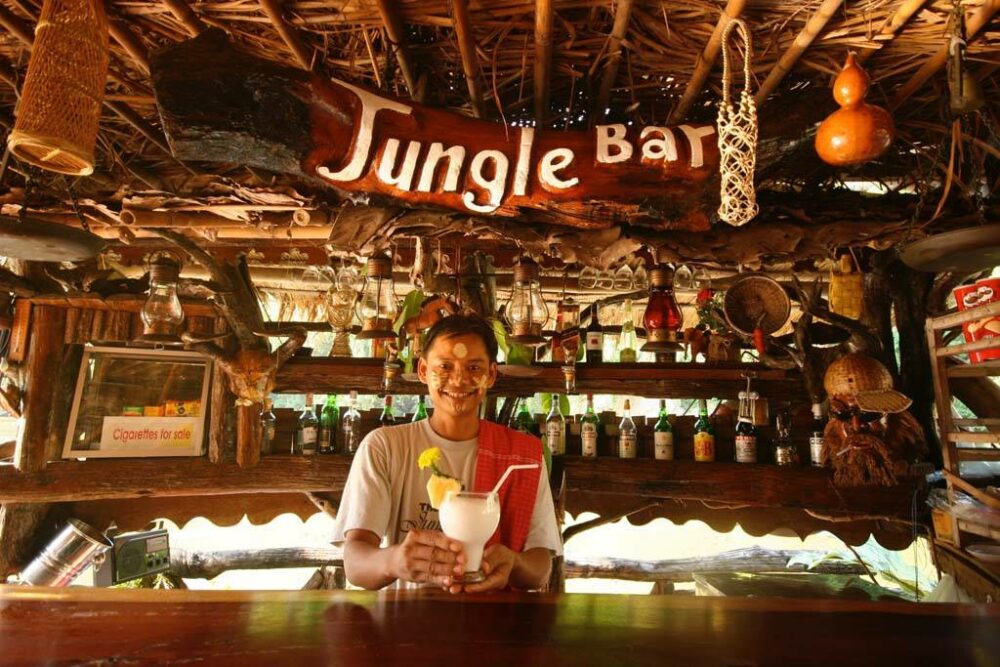 River Kwai Jungle Rafts Hotel Kanchanburi Drijvende bungalows Rondreis Thailand Vakantie Original Asia