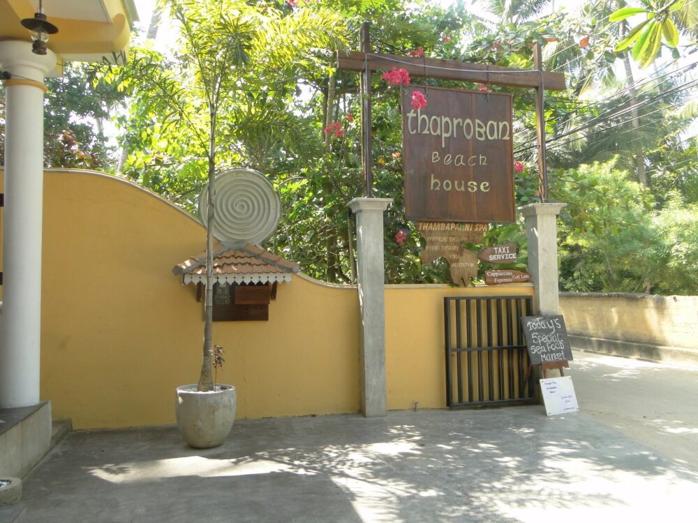 Thaproban Beach House Sri Lanka Unawatuna original asia rondreis sri lanka malediven ingang