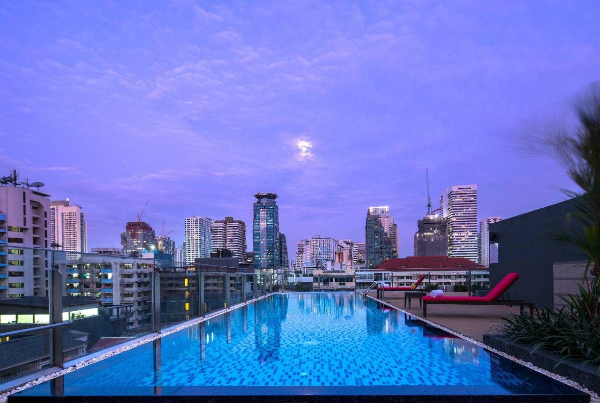 https://test.originalasia.nl/assets/uploads/2023/11/Travelodge-Sukhumvit-11-Hotel-Bangkok-Original-Asia-Rondreis-Thailand-Vakantie-hotel.jpg