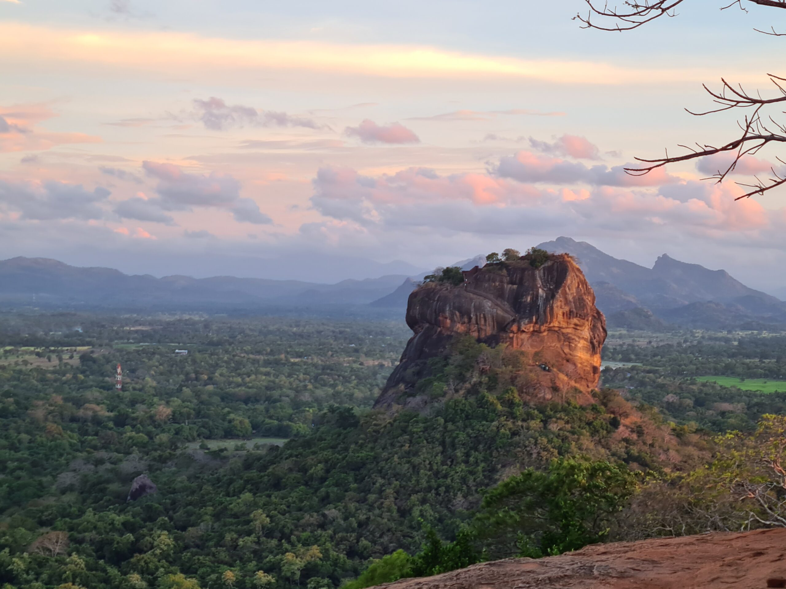Pidurangala, Sri Lanka, bij zonsondergang