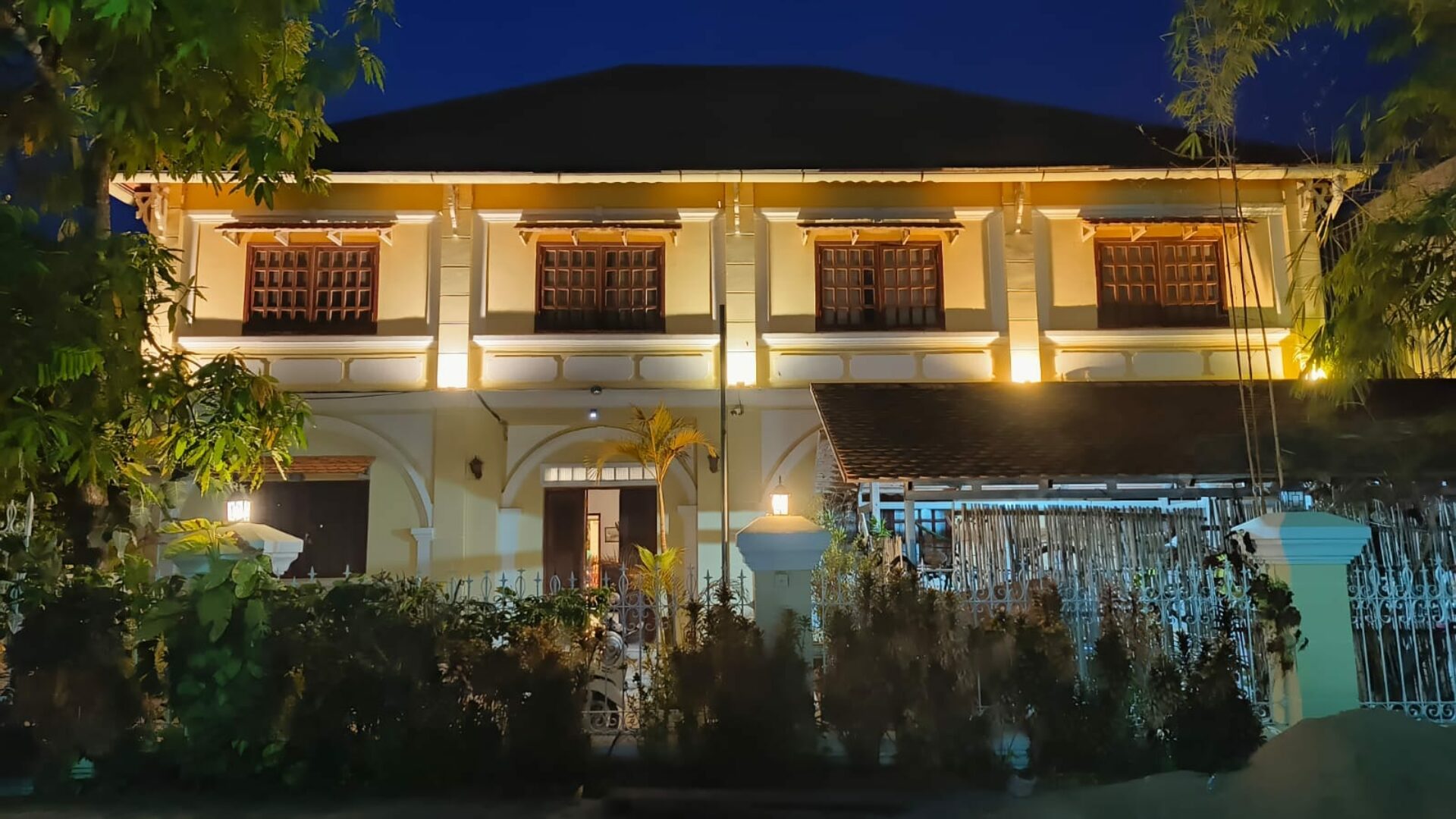 Au Cabaret Vert Battambang Rondreis Cambodia Vakantie Original Asia