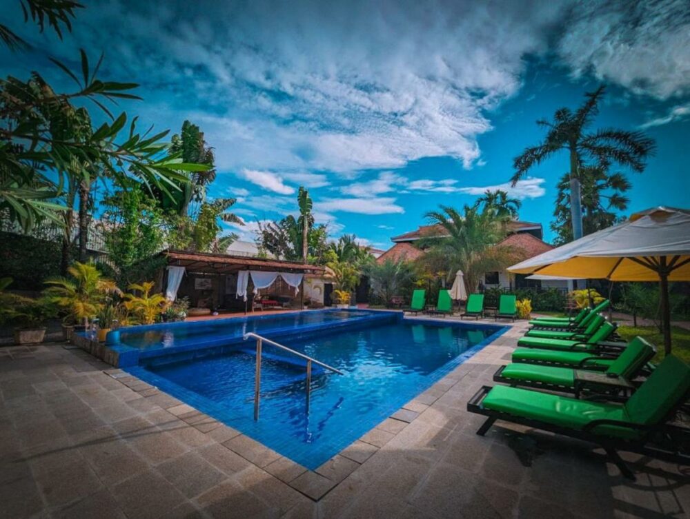 Au Cabaret Vert Battambang Rondreis Cambodia Vakantie Original Asia