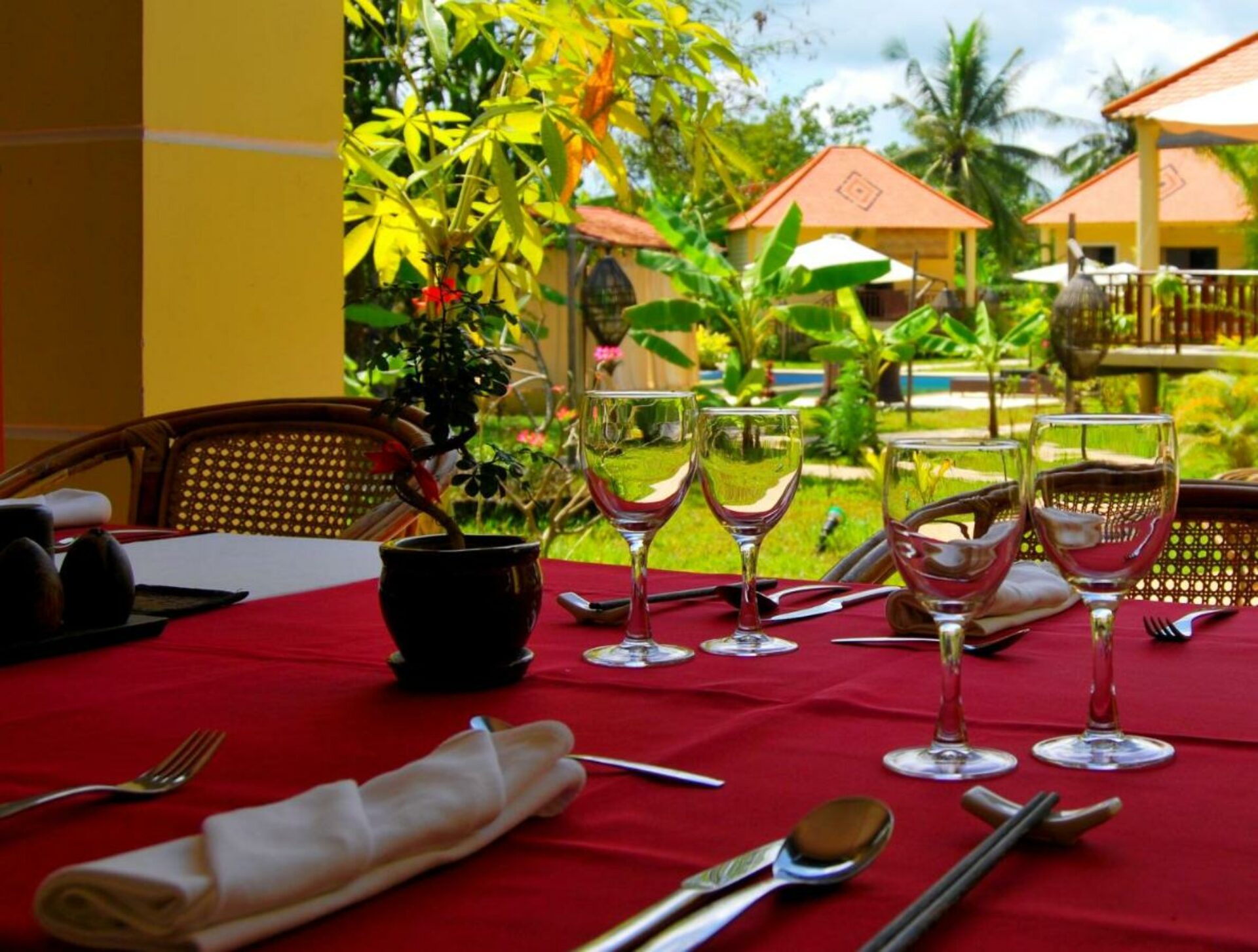 Au Cabaret Vert Battambang Rondreis Cambodia Vakantie Original Asia