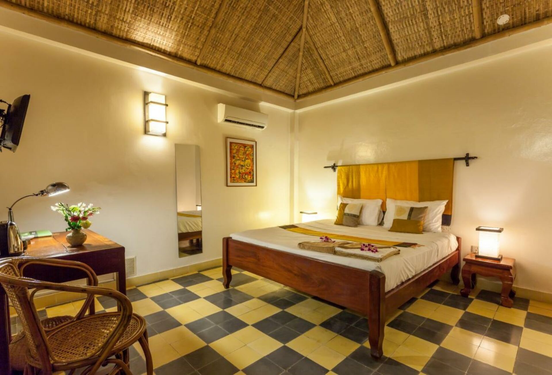 Au Cabaret Vert Battambang Rondreis Cambodia Vakantie Original Asia