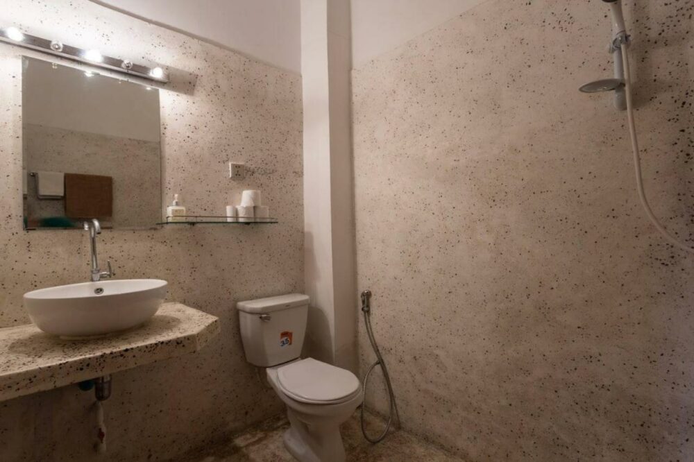 Au Cabaret Vert Battambang Rondreis Cambodia Vakantie Original Asia