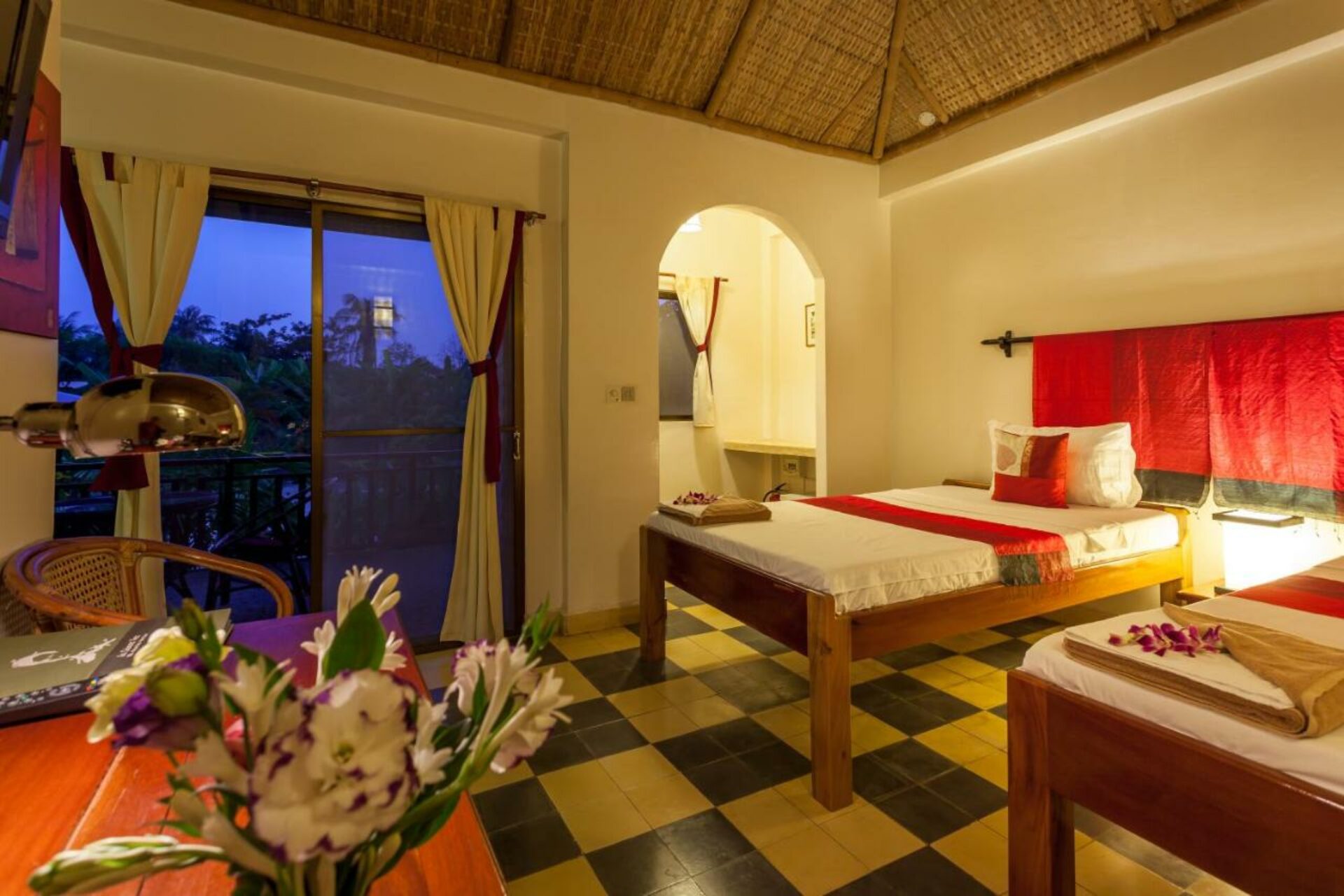 Au Cabaret Vert Battambang Rondreis Cambodia Vakantie Original Asia