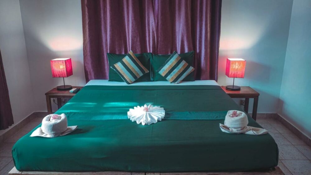 Au Cabaret Vert Battambang Rondreis Cambodia Vakantie Original Asia