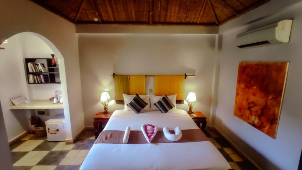 Au Cabaret Vert Battambang Rondreis Cambodia Vakantie Original Asia