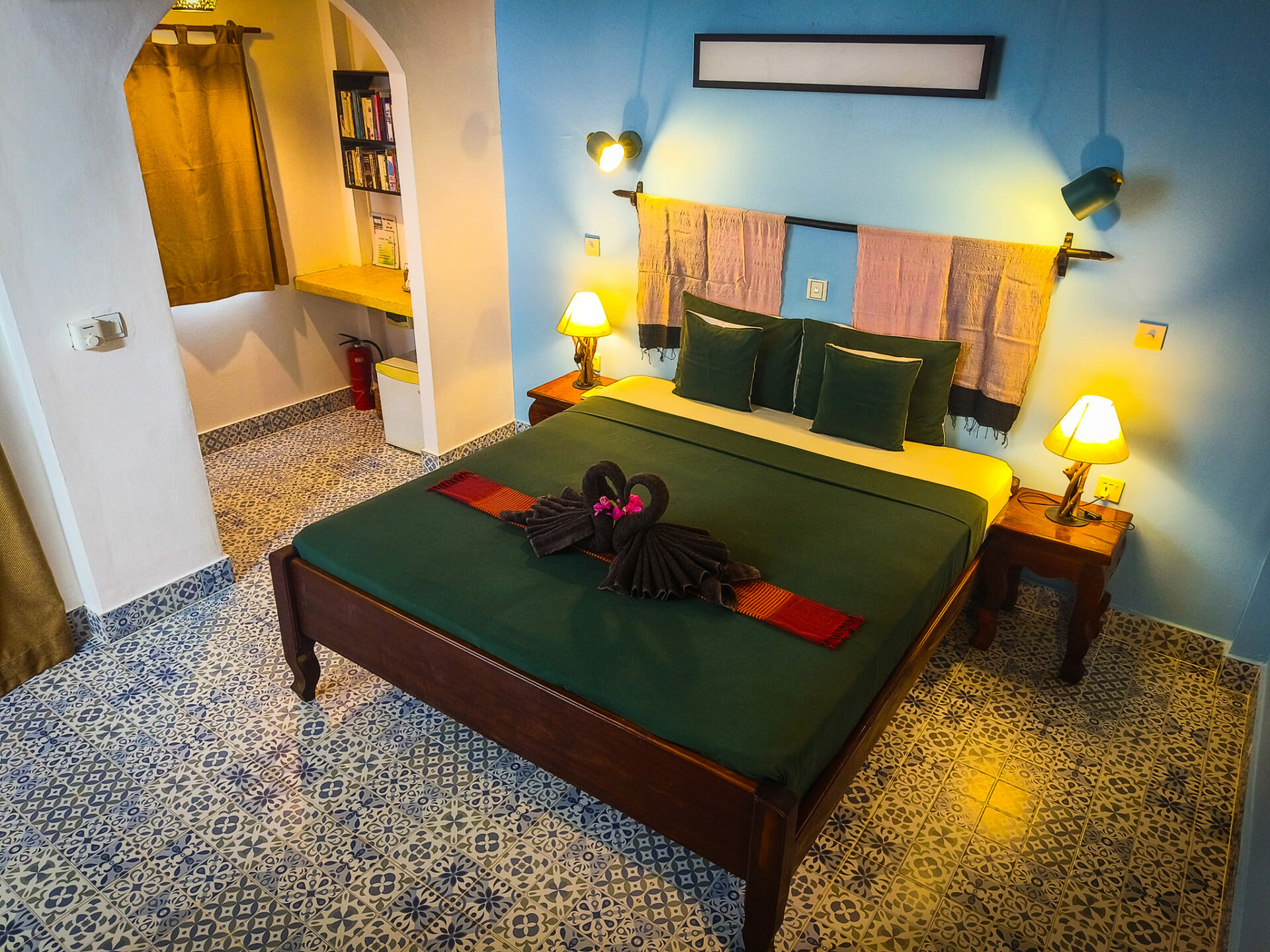 Au Cabaret Vert Battambang Rondreis Cambodia Vakantie Original Asia