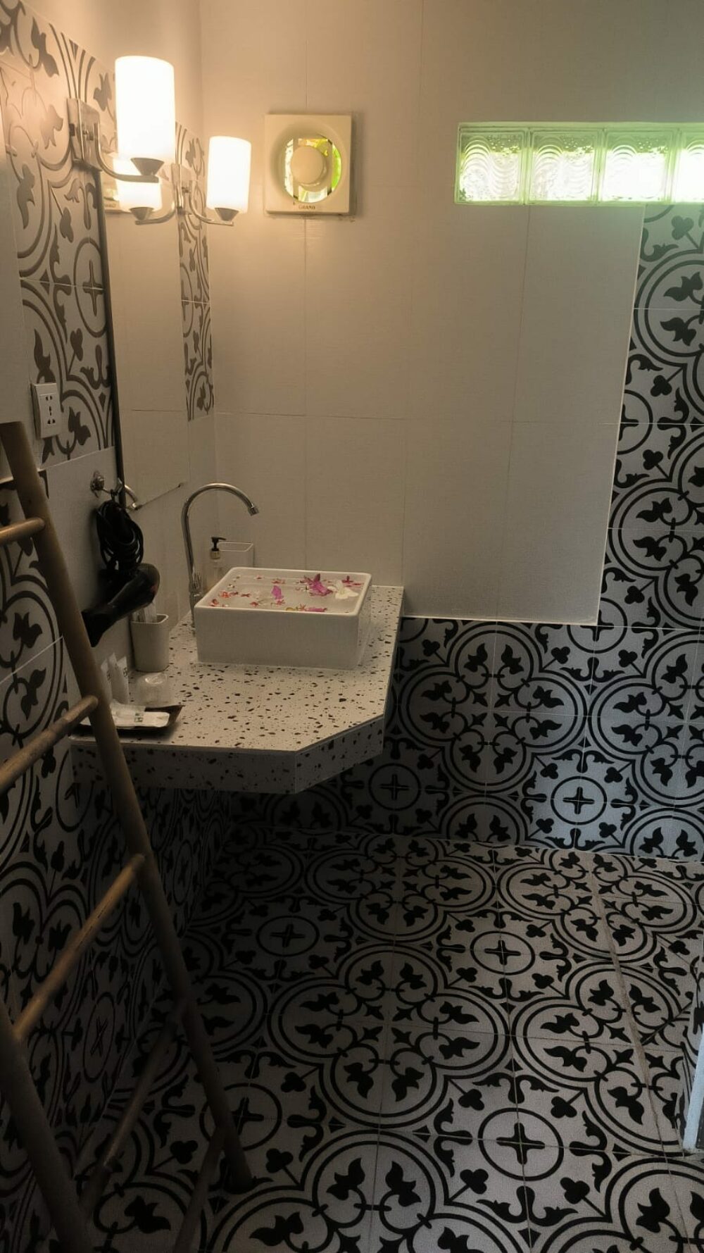 Au Cabaret Vert Battambang Rondreis Cambodia Vakantie Original Asia