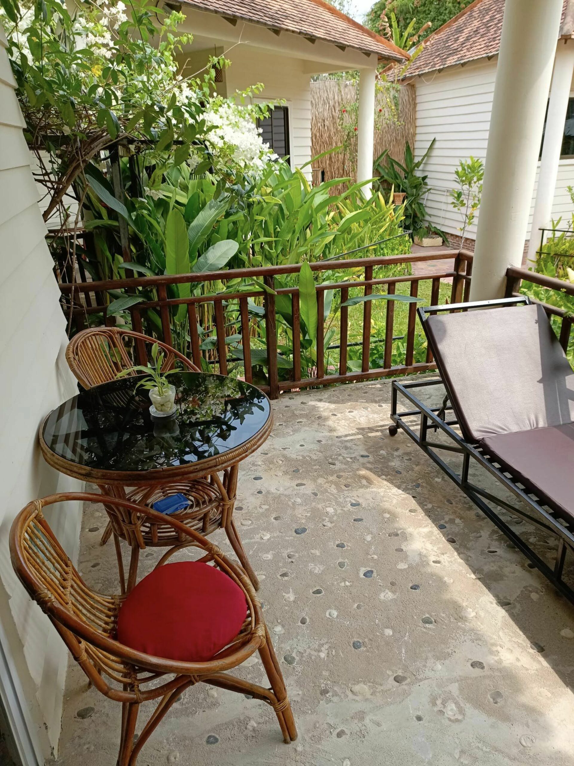 Au Cabaret Vert Battambang Rondreis Cambodia Vakantie Original Asia