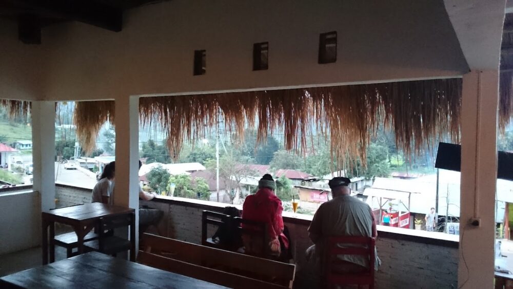 Hotel Happy Happy Bajawa Rondreis Indonesia Vakantie Original Asia